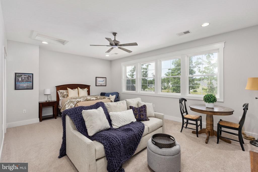 10505 RIDGE COVE LN, SPOTSYLVANIA, Virginia 22551, 5 Bedrooms Bedrooms, ,5 BathroomsBathrooms,Residential,10505 RIDGE COVE LN,VASP2043128 MLS # VASP2043128