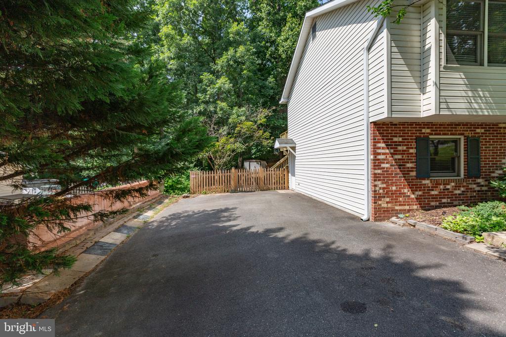 3116 BROWN HILL DR, FREDERICKSBURG, Virginia 22408, 4 Bedrooms Bedrooms, ,2 BathroomsBathrooms,Residential,3116 BROWN HILL DR,VASP2041918 MLS # VASP2041918 3116 BROWN HILL DR, FREDERICKSBURG, Virginia 22408, 4 Bedrooms Bedrooms, ,2 BathroomsBathrooms,Residential,3116 BROWN HILL DR,VASP2041918 MLS # VASP2041918