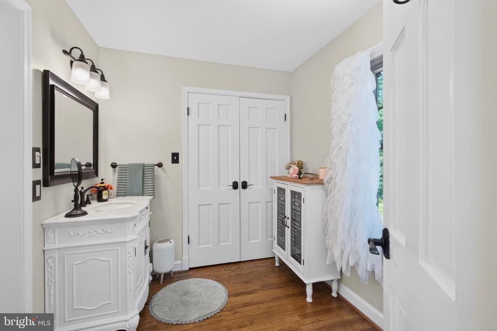 12415 SCOTTS MILL RD, CULPEPER, Virginia 22701, 5 Bedrooms Bedrooms, ,4 BathroomsBathrooms,Residential,12415 SCOTTS MILL RD,VACU2014258 MLS # VACU2014258