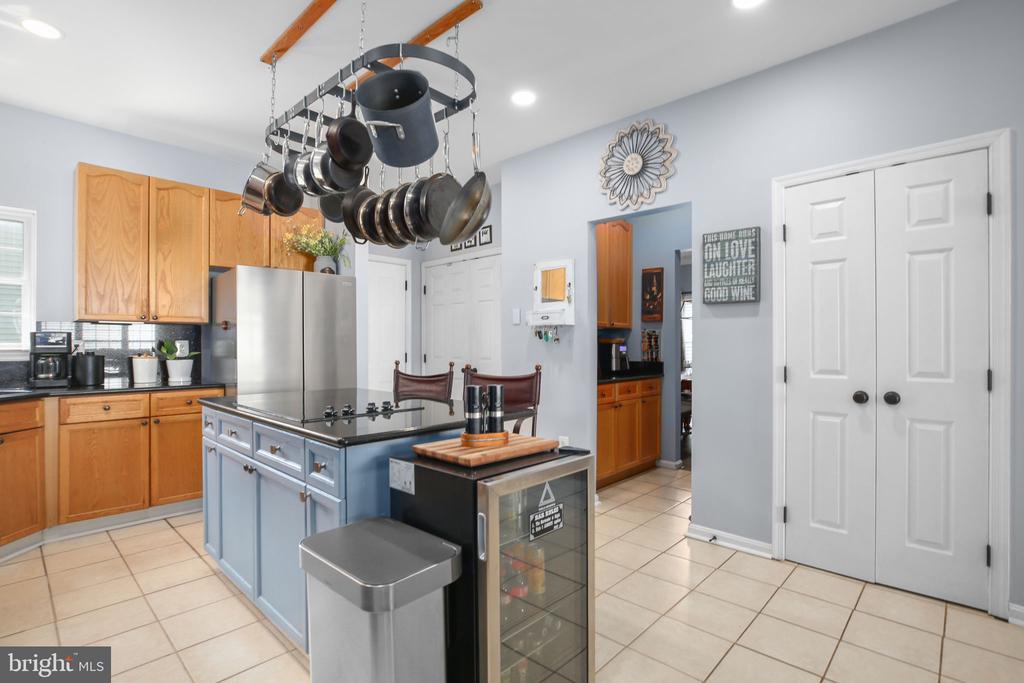 6806 LAKERIDGE DR, FREDERICKSBURG, Virginia 22407, 5 Bedrooms Bedrooms, ,3 BathroomsBathrooms,Residential,6806 LAKERIDGE DR,VASP2043368 MLS # VASP2043368