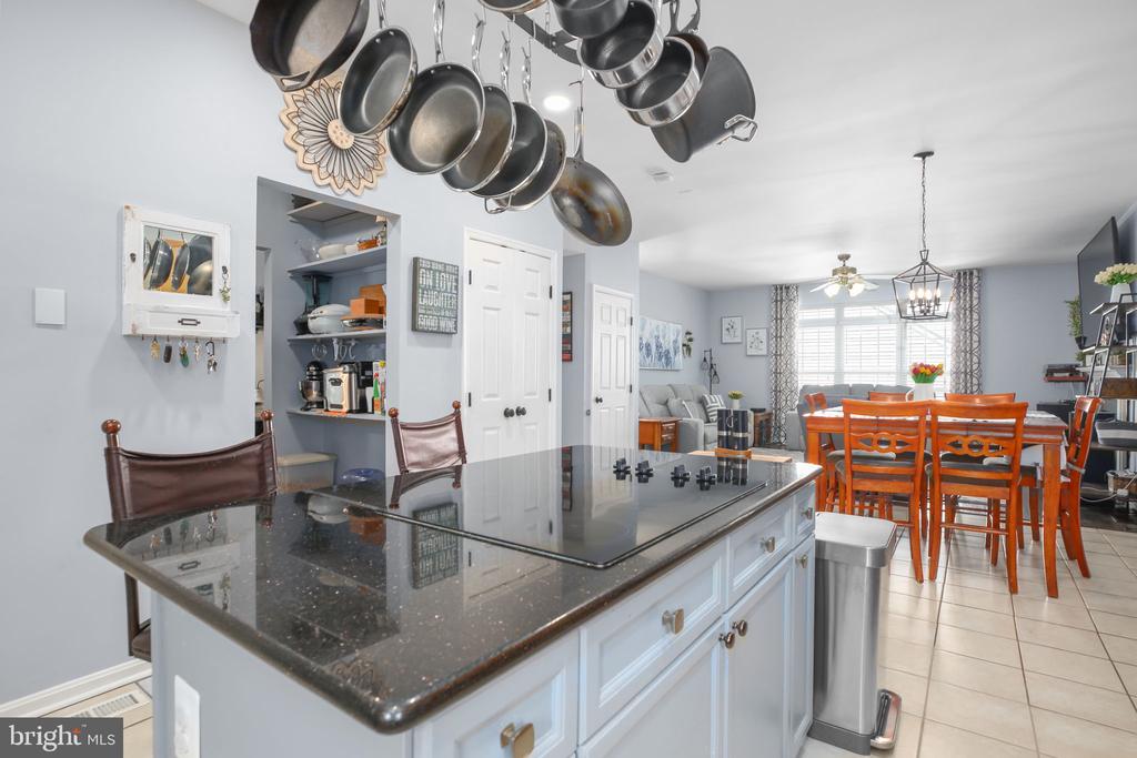 6806 LAKERIDGE DR, FREDERICKSBURG, Virginia 22407, 5 Bedrooms Bedrooms, ,3 BathroomsBathrooms,Residential,6806 LAKERIDGE DR,VASP2043368 MLS # VASP2043368