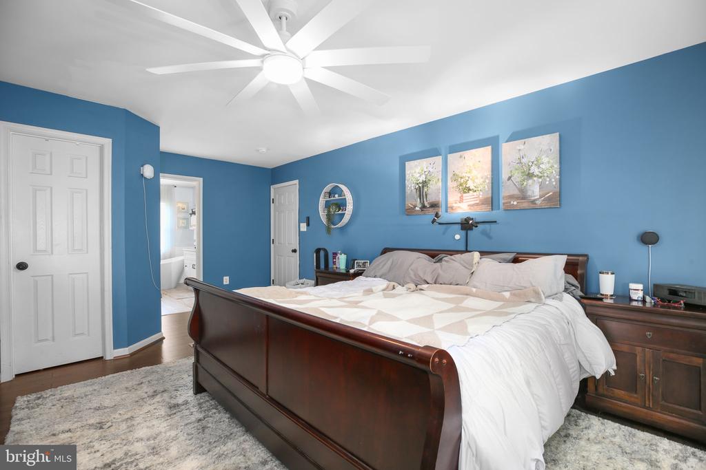 6806 LAKERIDGE DR, FREDERICKSBURG, Virginia 22407, 5 Bedrooms Bedrooms, ,3 BathroomsBathrooms,Residential,6806 LAKERIDGE DR,VASP2043368 MLS # VASP2043368