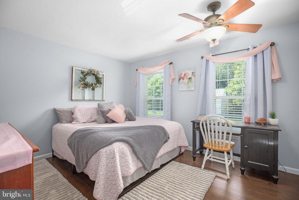 6806 LAKERIDGE DR, FREDERICKSBURG, Virginia 22407, 5 Bedrooms Bedrooms, ,3 BathroomsBathrooms,Residential,6806 LAKERIDGE DR,VASP2043368 MLS # VASP2043368