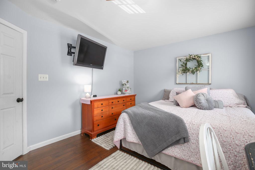 6806 LAKERIDGE DR, FREDERICKSBURG, Virginia 22407, 5 Bedrooms Bedrooms, ,3 BathroomsBathrooms,Residential,6806 LAKERIDGE DR,VASP2043368 MLS # VASP2043368