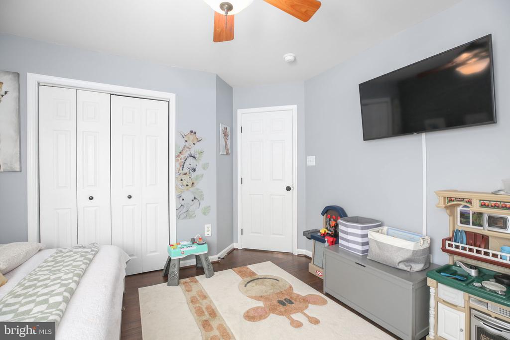 6806 LAKERIDGE DR, FREDERICKSBURG, Virginia 22407, 5 Bedrooms Bedrooms, ,3 BathroomsBathrooms,Residential,6806 LAKERIDGE DR,VASP2043368 MLS # VASP2043368
