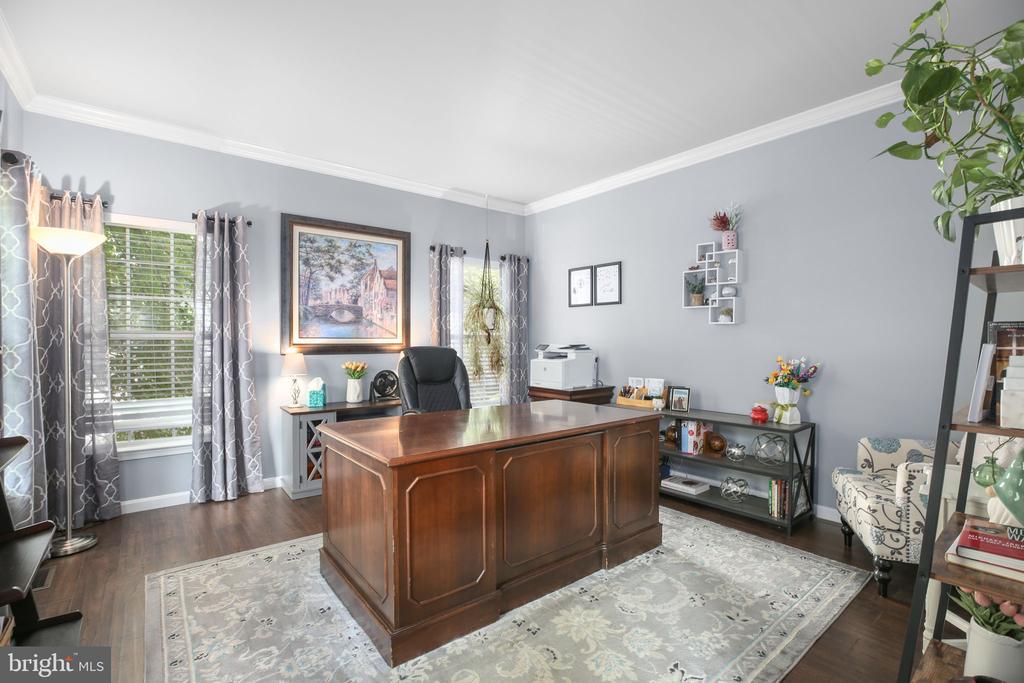 6806 LAKERIDGE DR, FREDERICKSBURG, Virginia 22407, 5 Bedrooms Bedrooms, ,3 BathroomsBathrooms,Residential,6806 LAKERIDGE DR,VASP2043368 MLS # VASP2043368