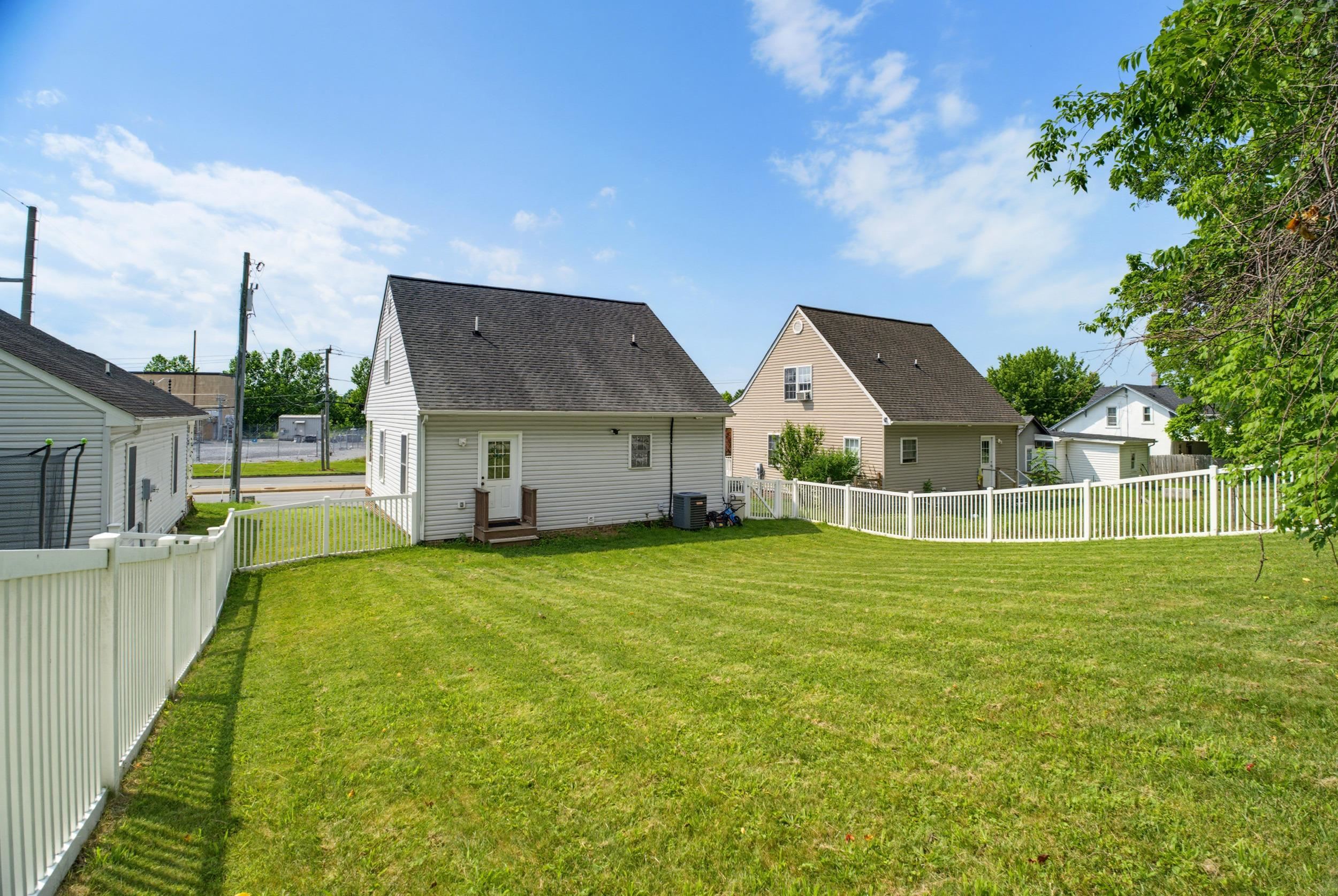 358 S DELPHINE AVE, WAYNESBORO, Virginia 22980, 3 Bedrooms Bedrooms, ,2 BathroomsBathrooms,Residential,358 S DELPHINE AVE,679066 MLS # 679066 358 S DELPHINE AVE, WAYNESBORO, Virginia 22980, 3 Bedrooms Bedrooms, ,2 BathroomsBathrooms,Residential,358 S DELPHINE AVE,679066 MLS # 679066