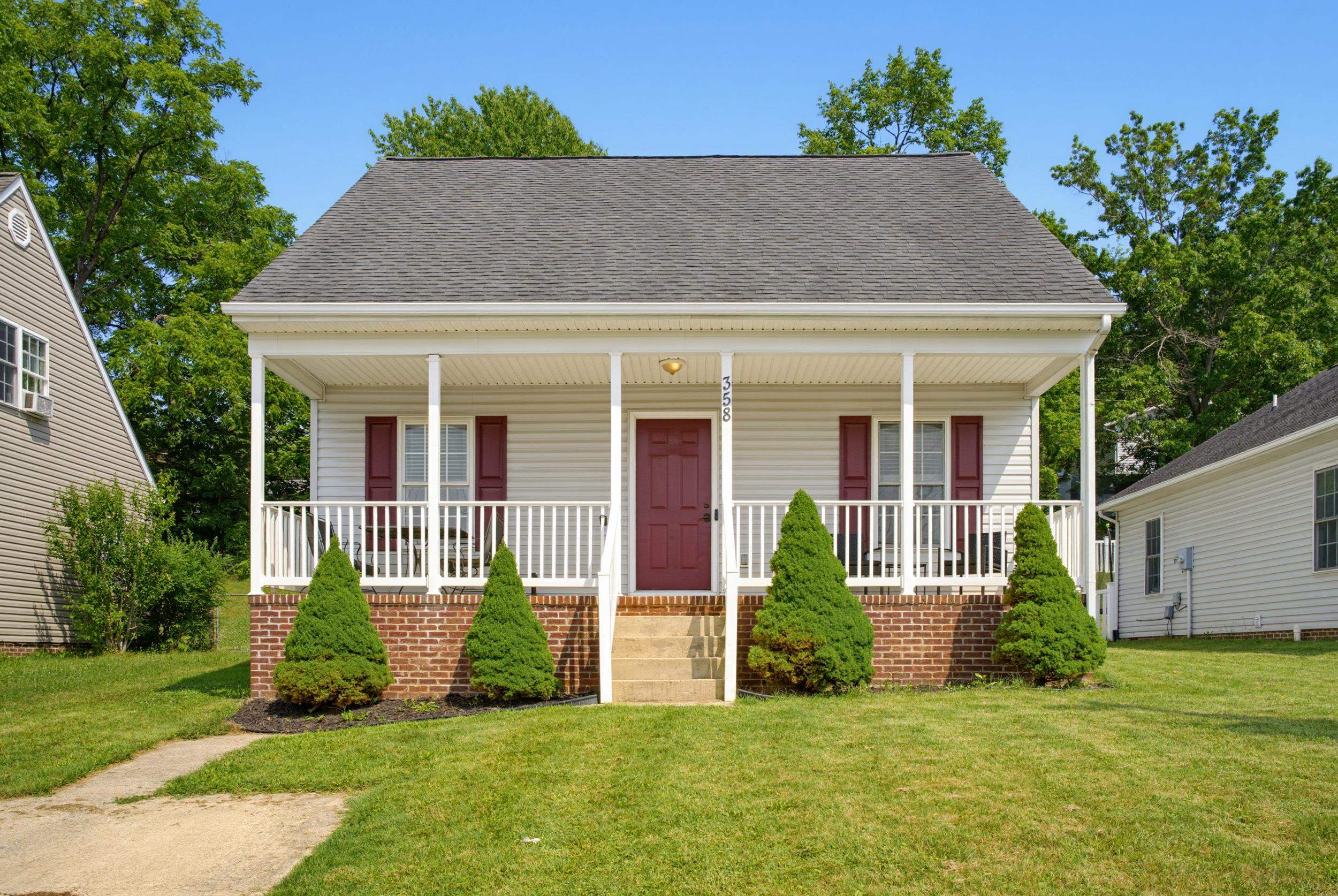 358 S DELPHINE AVE, WAYNESBORO, Virginia 22980, 3 Bedrooms Bedrooms, ,2 BathroomsBathrooms,Residential,358 S DELPHINE AVE,679066 MLS # 679066 358 S DELPHINE AVE, WAYNESBORO, Virginia 22980, 3 Bedrooms Bedrooms, ,2 BathroomsBathrooms,Residential,358 S DELPHINE AVE,679066 MLS # 679066