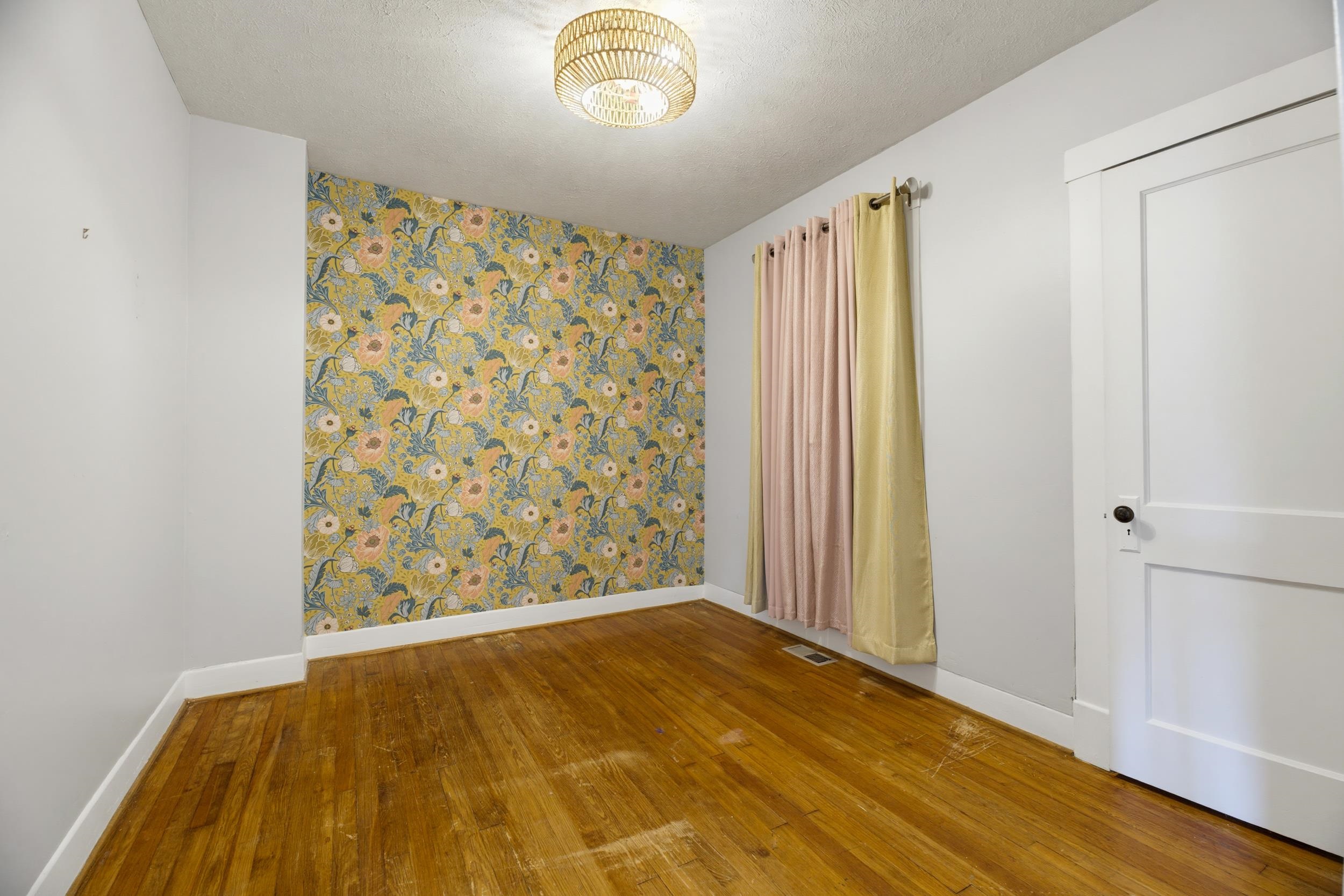 551 HIGHLAND AVE, WAYNESBORO, Virginia 22980, 2 Bedrooms Bedrooms, ,2 BathroomsBathrooms,Residential,551 HIGHLAND AVE,679068 MLS # 679068 551 HIGHLAND AVE, WAYNESBORO, Virginia 22980, 2 Bedrooms Bedrooms, ,2 BathroomsBathrooms,Residential,551 HIGHLAND AVE,679068 MLS # 679068