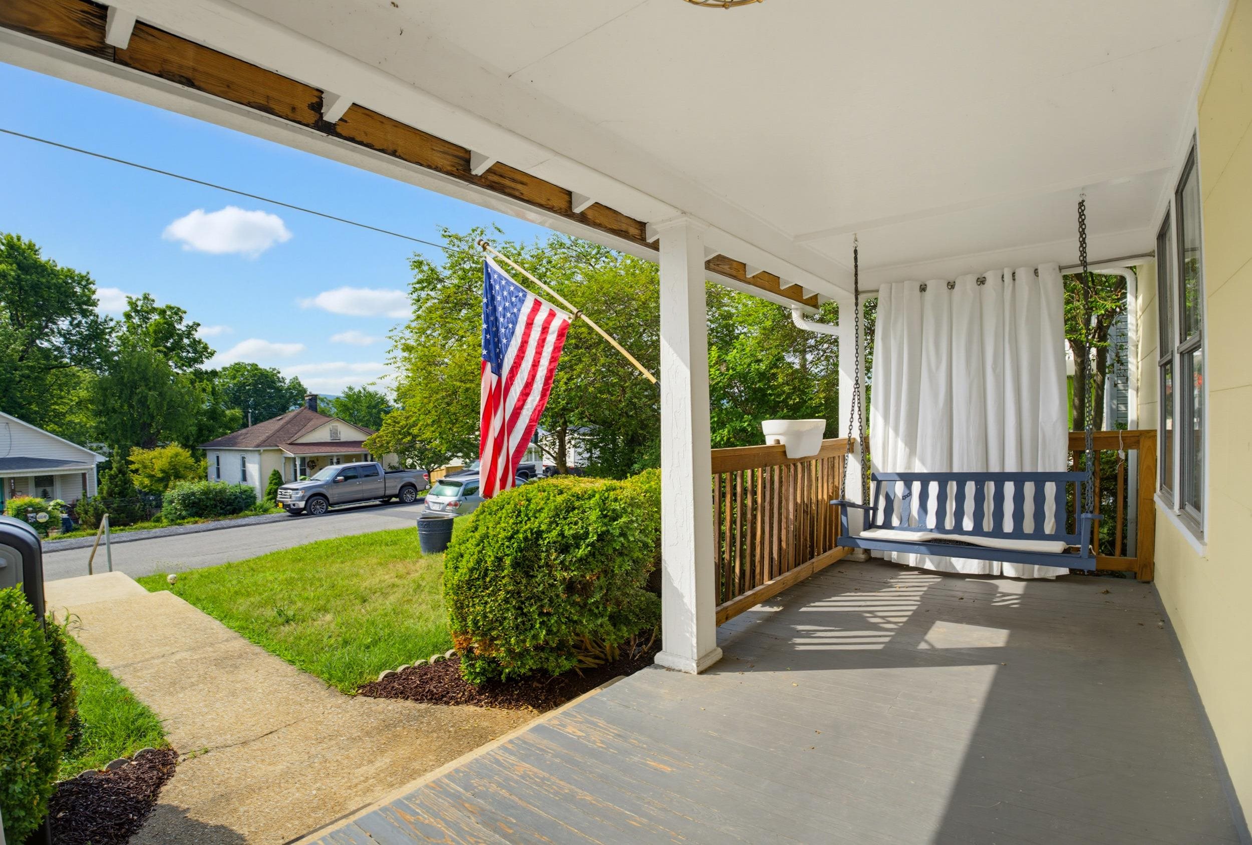 551 HIGHLAND AVE, WAYNESBORO, Virginia 22980, 2 Bedrooms Bedrooms, ,2 BathroomsBathrooms,Residential,551 HIGHLAND AVE,679068 MLS # 679068 551 HIGHLAND AVE, WAYNESBORO, Virginia 22980, 2 Bedrooms Bedrooms, ,2 BathroomsBathrooms,Residential,551 HIGHLAND AVE,679068 MLS # 679068