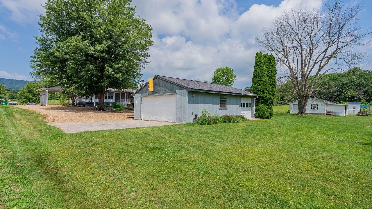 376 BLOOMER SPRINGS RD, MCGAHEYSVILLE, Virginia 22840, 3 Bedrooms Bedrooms, ,2 BathroomsBathrooms,Residential,376 BLOOMER SPRINGS RD,679079 MLS # 679079