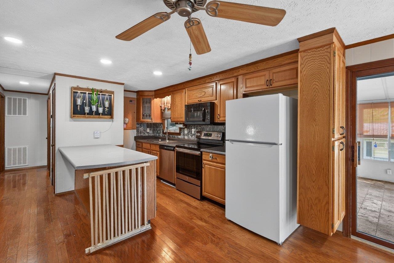376 BLOOMER SPRINGS RD, MCGAHEYSVILLE, Virginia 22840, 3 Bedrooms Bedrooms, ,2 BathroomsBathrooms,Residential,376 BLOOMER SPRINGS RD,679079 MLS # 679079