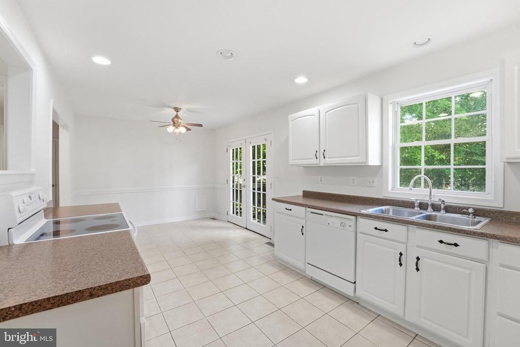 102 WAKEFIELD DR, LOCUST GROVE, Virginia 22508, 4 Bedrooms Bedrooms, ,3 BathroomsBathrooms,Residential,102 WAKEFIELD DR,VAOR2014532 MLS # VAOR2014532 102 WAKEFIELD DR, LOCUST GROVE, Virginia 22508, 4 Bedrooms Bedrooms, ,3 BathroomsBathrooms,Residential,102 WAKEFIELD DR,VAOR2014532 MLS # VAOR2014532