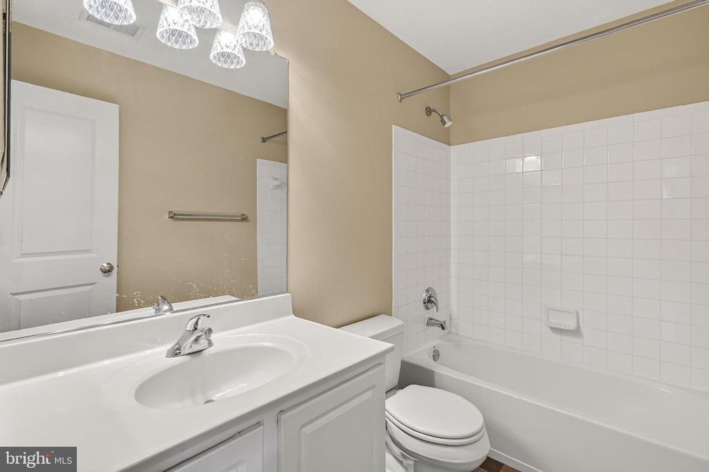 3582 DELL CT, WARRENTON, Virginia 20187, 4 Bedrooms Bedrooms, ,3 BathroomsBathrooms,Residential,3582 DELL CT,VAFQ2022808 MLS # VAFQ2022808 3582 DELL CT, WARRENTON, Virginia 20187, 4 Bedrooms Bedrooms, ,3 BathroomsBathrooms,Residential,3582 DELL CT,VAFQ2022808 MLS # VAFQ2022808