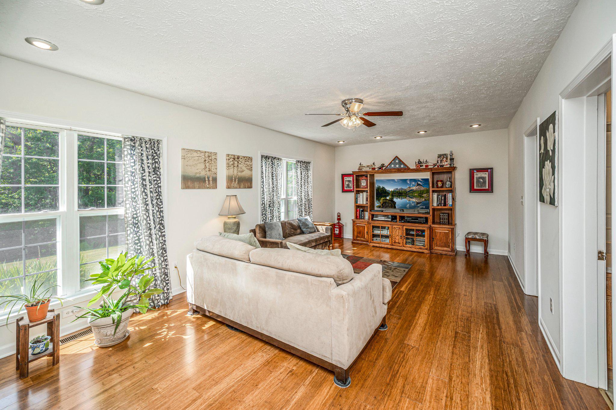280 MAY LN, LOUISA, Virginia 23093, 4 Bedrooms Bedrooms, ,3 BathroomsBathrooms,Residential,280 MAY LN,VALA2010172 MLS # VALA2010172 280 MAY LN, LOUISA, Virginia 23093, 4 Bedrooms Bedrooms, ,3 BathroomsBathrooms,Residential,280 MAY LN,VALA2010172 MLS # VALA2010172