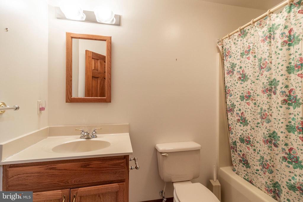 3 ALBANO CT, PALMYRA, Virginia 22963, 3 Bedrooms Bedrooms, ,3 BathroomsBathrooms,Residential,3 ALBANO CT,VAFN2000704 MLS # VAFN2000704