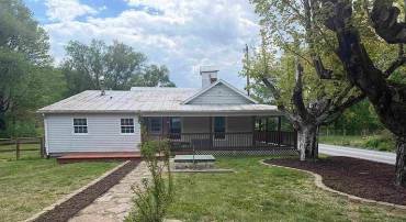 64 AUGUSTA SPRINGS RD, CRAIGSVILLE, Virginia 24430, 3 Bedrooms Bedrooms, ,1 BathroomBathrooms,Residential,62A-(1)-6566 MIDGELEY SUB-DIV LOTS 65 & 66,64 AUGUSTA SPRINGS RD,677415 MLS # 677415