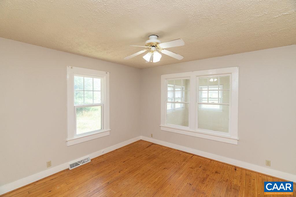 1893 WEST RIVER RD, SCOTTSVILLE, Virginia 24590, 3 Bedrooms Bedrooms, ,1 BathroomBathrooms,Residential,1893 WEST RIVER RD,679100 MLS # 679100