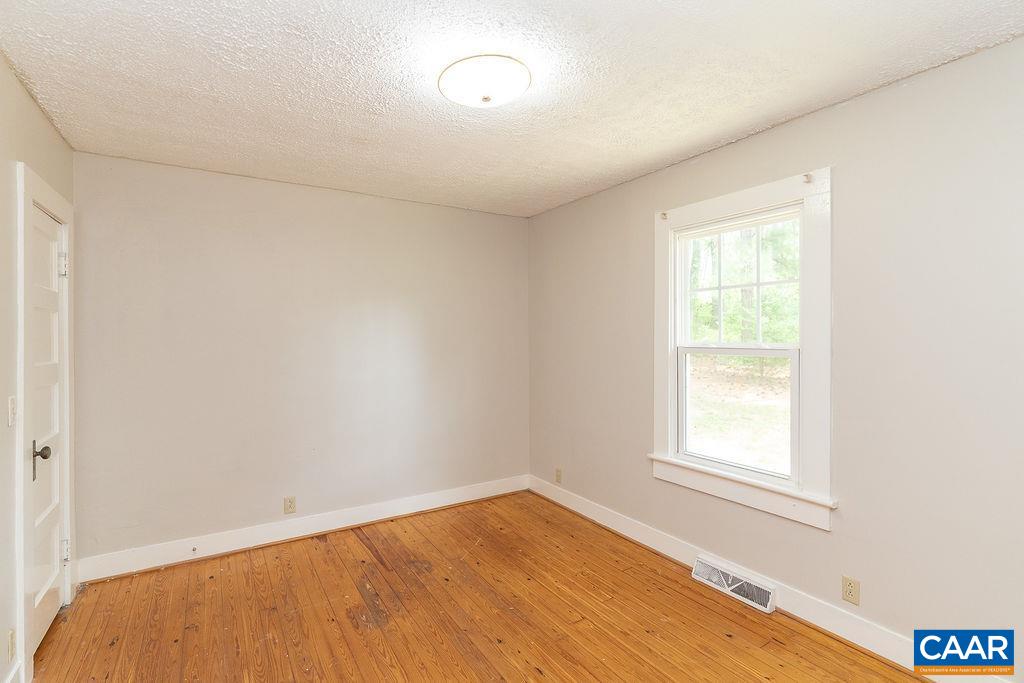 1893 WEST RIVER RD, SCOTTSVILLE, Virginia 24590, 3 Bedrooms Bedrooms, ,1 BathroomBathrooms,Residential,1893 WEST RIVER RD,679100 MLS # 679100