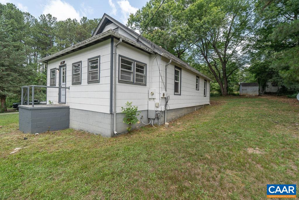 1893 WEST RIVER RD, SCOTTSVILLE, Virginia 24590, 3 Bedrooms Bedrooms, ,1 BathroomBathrooms,Residential,1893 WEST RIVER RD,679100 MLS # 679100