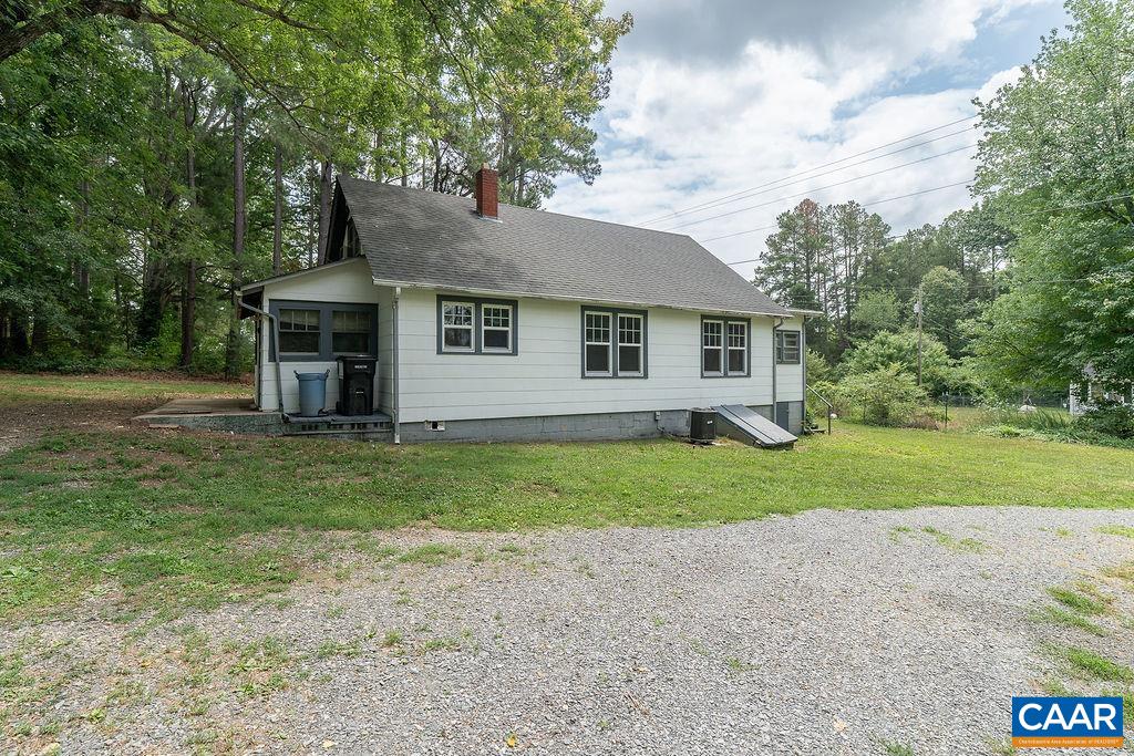 1893 WEST RIVER RD, SCOTTSVILLE, Virginia 24590, 3 Bedrooms Bedrooms, ,1 BathroomBathrooms,Residential,1893 WEST RIVER RD,679100 MLS # 679100