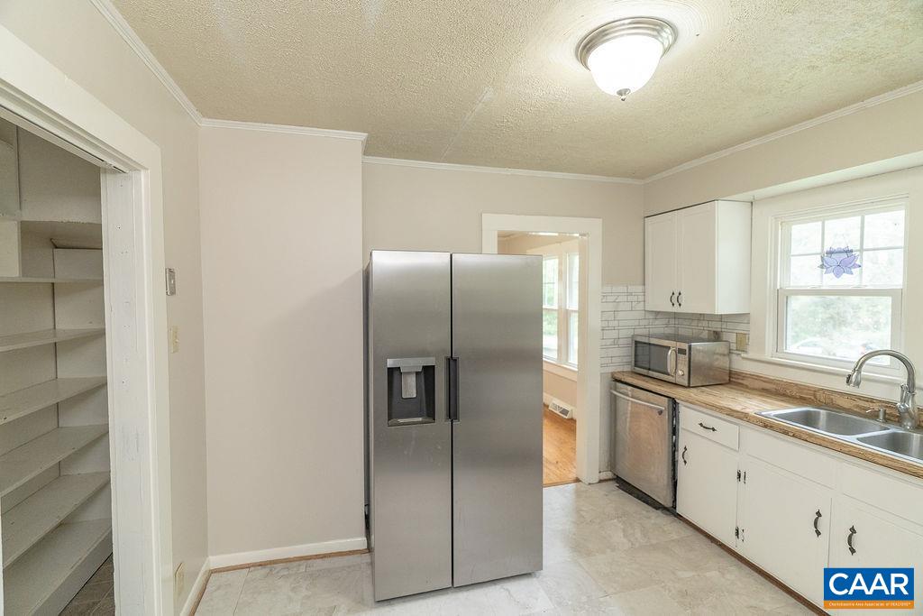 1893 WEST RIVER RD, SCOTTSVILLE, Virginia 24590, 3 Bedrooms Bedrooms, ,1 BathroomBathrooms,Residential,1893 WEST RIVER RD,679100 MLS # 679100