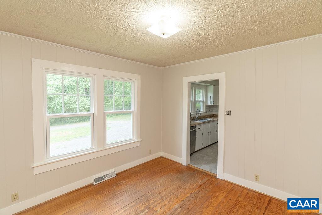 1893 WEST RIVER RD, SCOTTSVILLE, Virginia 24590, 3 Bedrooms Bedrooms, ,1 BathroomBathrooms,Residential,1893 WEST RIVER RD,679100 MLS # 679100