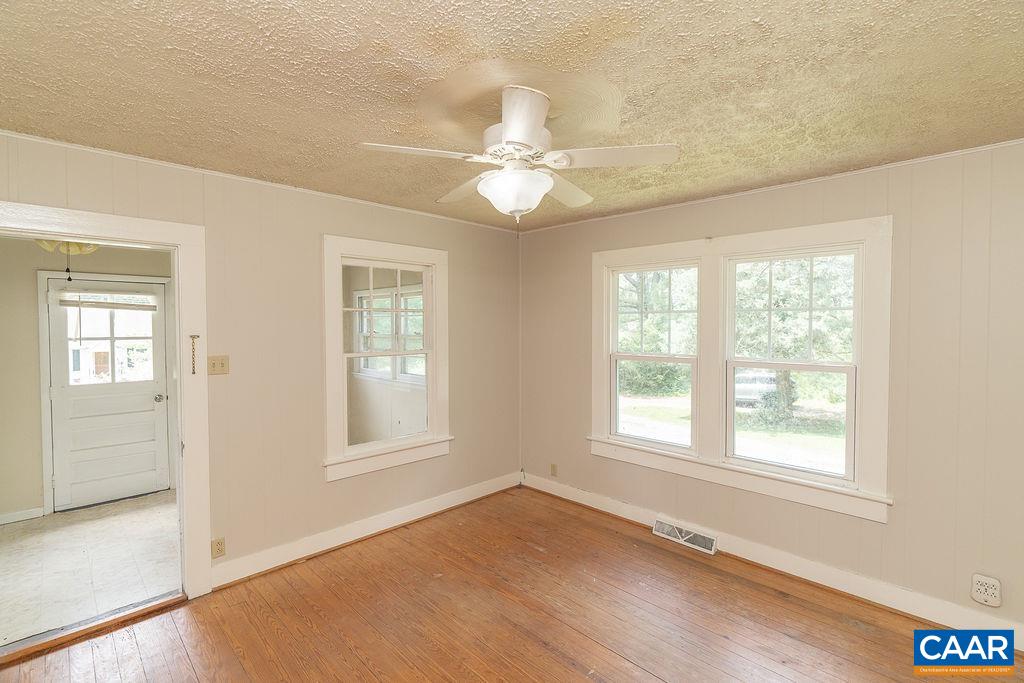 1893 WEST RIVER RD, SCOTTSVILLE, Virginia 24590, 3 Bedrooms Bedrooms, ,1 BathroomBathrooms,Residential,1893 WEST RIVER RD,679100 MLS # 679100