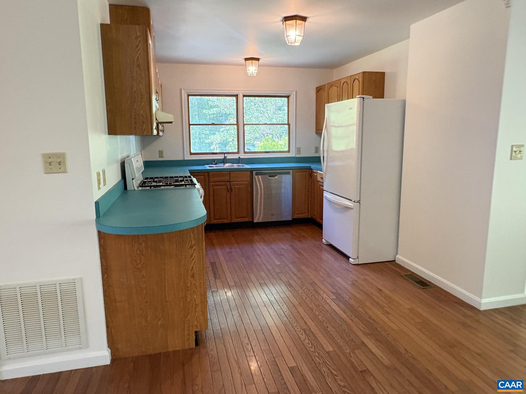4893 WEAKLEY HOLLOW RD, SYRIA, Virginia 22743, 2 Bedrooms Bedrooms, ,2 BathroomsBathrooms,Residential,191 Birch Gate Lane,4893 WEAKLEY HOLLOW RD,679101 MLS # 679101 4893 WEAKLEY HOLLOW RD, SYRIA, Virginia 22743, 2 Bedrooms Bedrooms, ,2 BathroomsBathrooms,Residential,191 Birch Gate Lane,4893 WEAKLEY HOLLOW RD,679101 MLS # 679101
