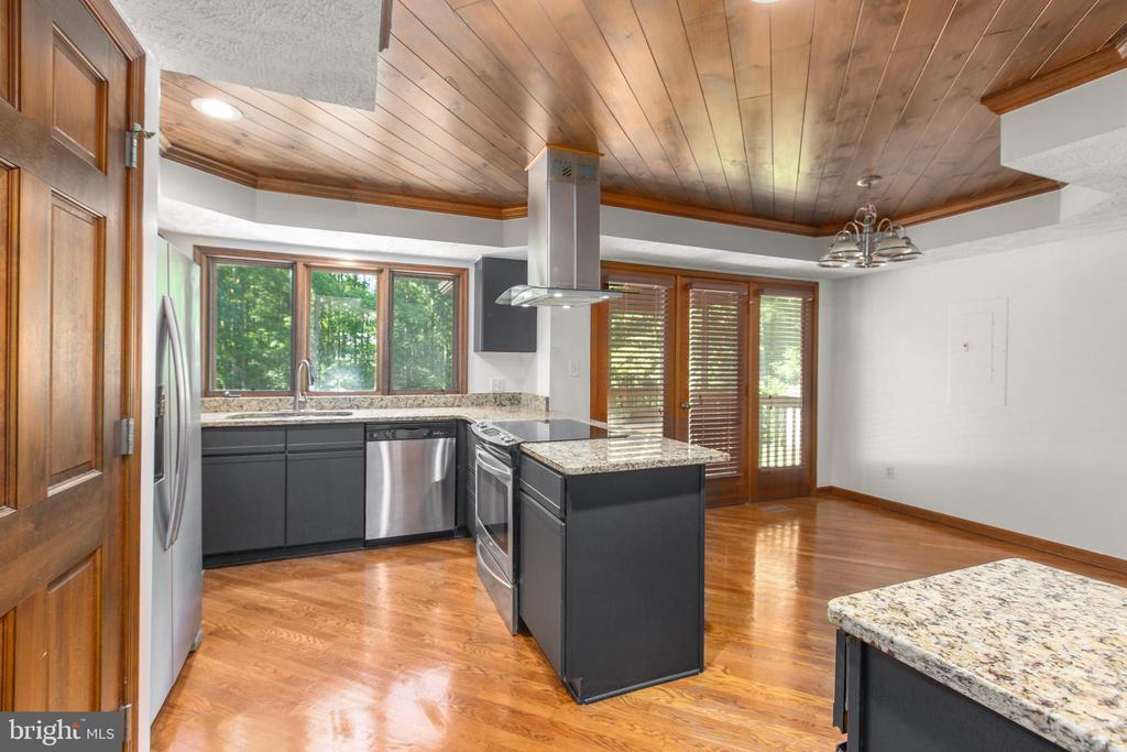 6906 ASPEN LN, SPOTSYLVANIA, Virginia 22551, 3 Bedrooms Bedrooms, ,2 BathroomsBathrooms,Residential,6906 ASPEN LN,VASP2043024 MLS # VASP2043024