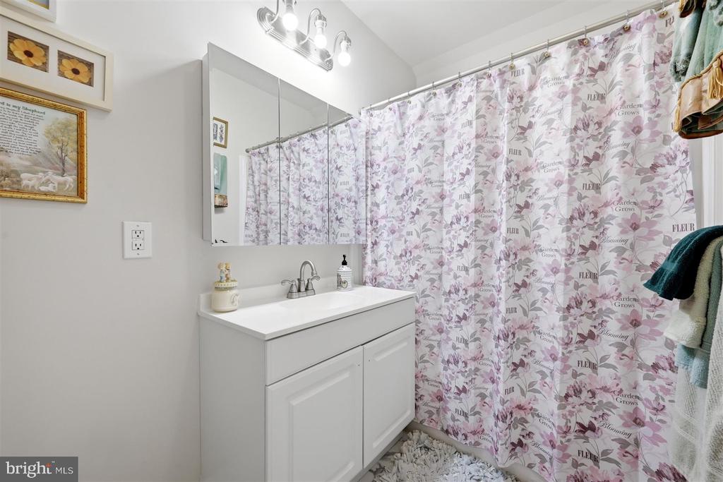 9820 PRATTS DR, FREDERICKSBURG, Virginia 22408, 8 Bedrooms Bedrooms, ,4 BathroomsBathrooms,Residential,9820 PRATTS DR,VASP2043324 MLS # VASP2043324