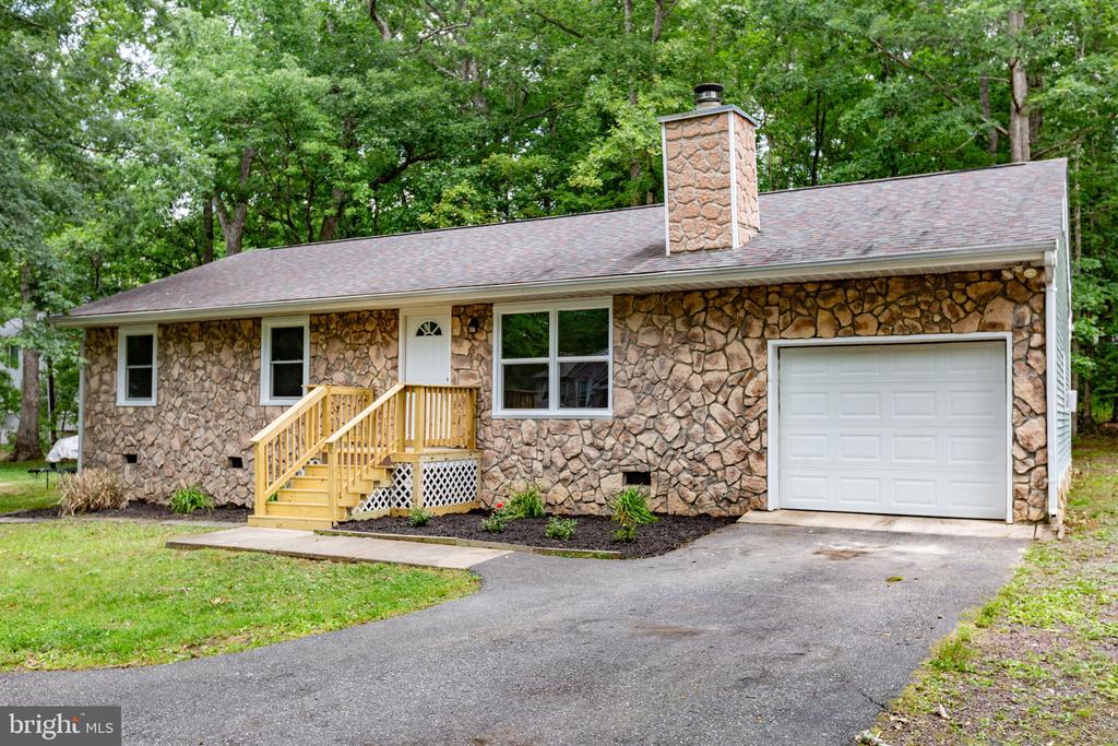 1105 LAKEVIEW PKWY, LOCUST GROVE, Virginia 22508, 3 Bedrooms Bedrooms, ,2 BathroomsBathrooms,Residential,1105 LAKEVIEW PKWY,VAOR2014546 MLS # VAOR2014546