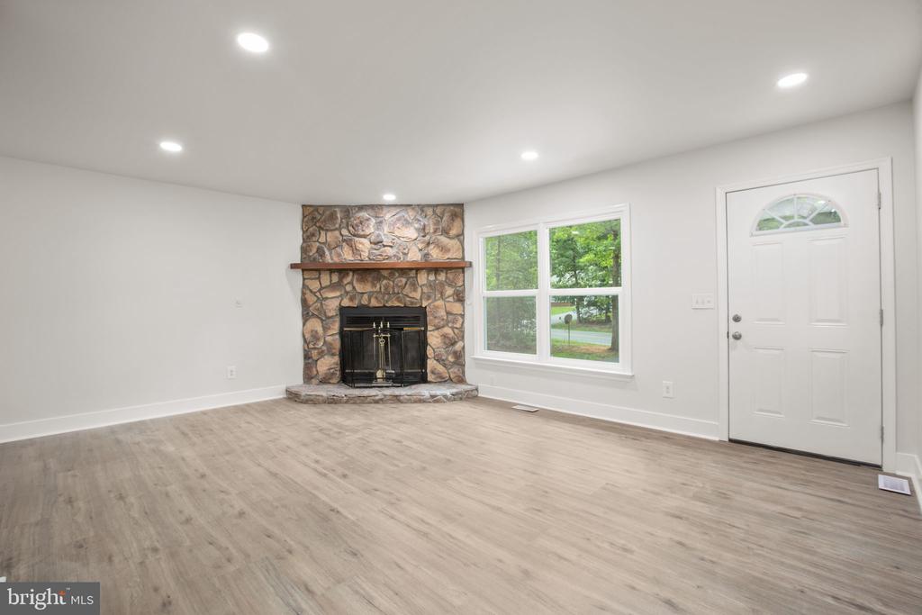 1105 LAKEVIEW PKWY, LOCUST GROVE, Virginia 22508, 3 Bedrooms Bedrooms, ,2 BathroomsBathrooms,Residential,1105 LAKEVIEW PKWY,VAOR2014546 MLS # VAOR2014546
