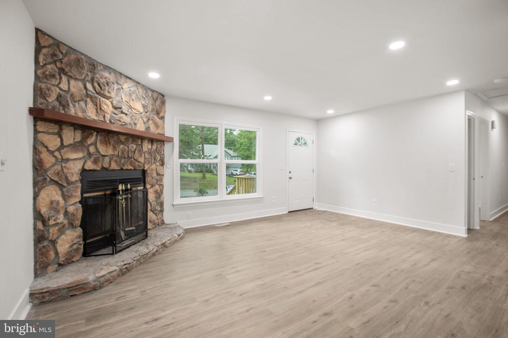 1105 LAKEVIEW PKWY, LOCUST GROVE, Virginia 22508, 3 Bedrooms Bedrooms, ,2 BathroomsBathrooms,Residential,1105 LAKEVIEW PKWY,VAOR2014546 MLS # VAOR2014546