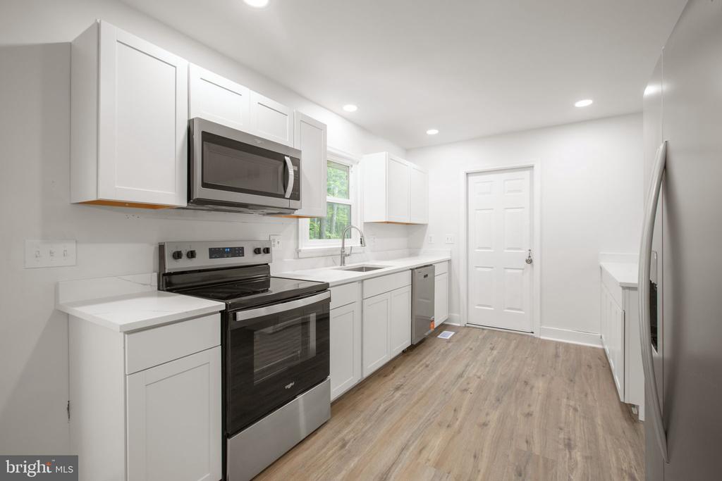 1105 LAKEVIEW PKWY, LOCUST GROVE, Virginia 22508, 3 Bedrooms Bedrooms, ,2 BathroomsBathrooms,Residential,1105 LAKEVIEW PKWY,VAOR2014546 MLS # VAOR2014546