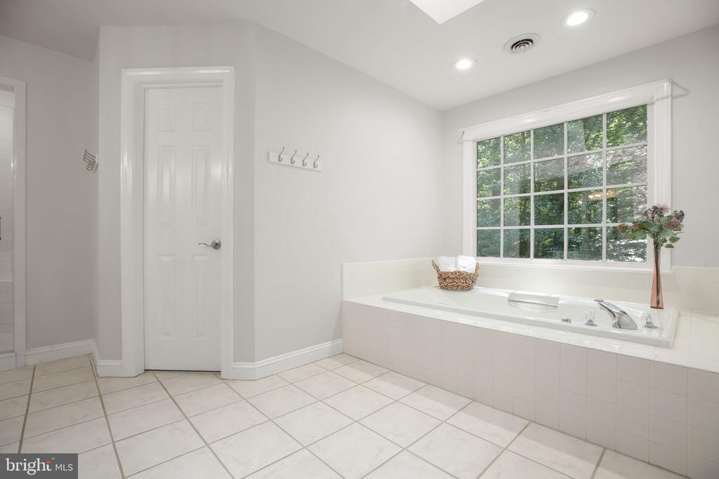 7217 BLOOMSBURY LN, SPOTSYLVANIA, Virginia 22553, 4 Bedrooms Bedrooms, ,2 BathroomsBathrooms,Residential,7217 BLOOMSBURY LN,VASP2043278 MLS # VASP2043278