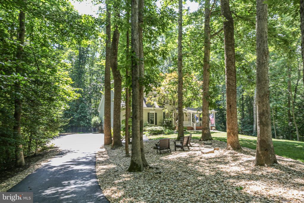 7217 BLOOMSBURY LN, SPOTSYLVANIA, Virginia 22553, 4 Bedrooms Bedrooms, ,2 BathroomsBathrooms,Residential,7217 BLOOMSBURY LN,VASP2043278 MLS # VASP2043278