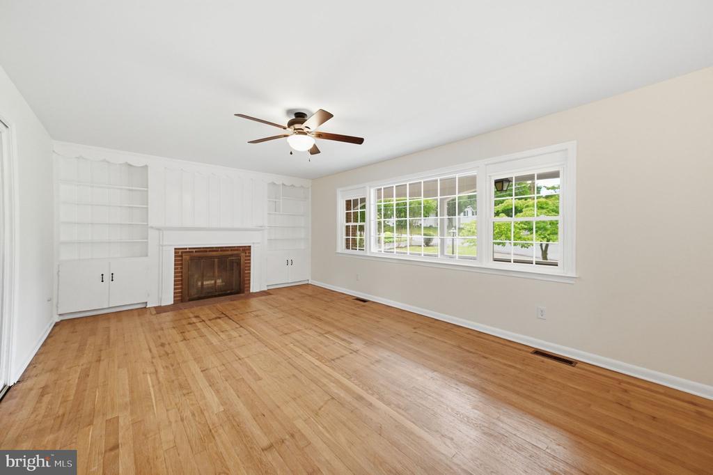1138 OAKLAWN DRIVE, CULPEPER, Virginia 22701, 4 Bedrooms Bedrooms, ,3 BathroomsBathrooms,Residential,1138 OAKLAWN DRIVE,VACU2014274 MLS # VACU2014274 1138 OAKLAWN DRIVE, CULPEPER, Virginia 22701, 4 Bedrooms Bedrooms, ,3 BathroomsBathrooms,Residential,1138 OAKLAWN DRIVE,VACU2014274 MLS # VACU2014274