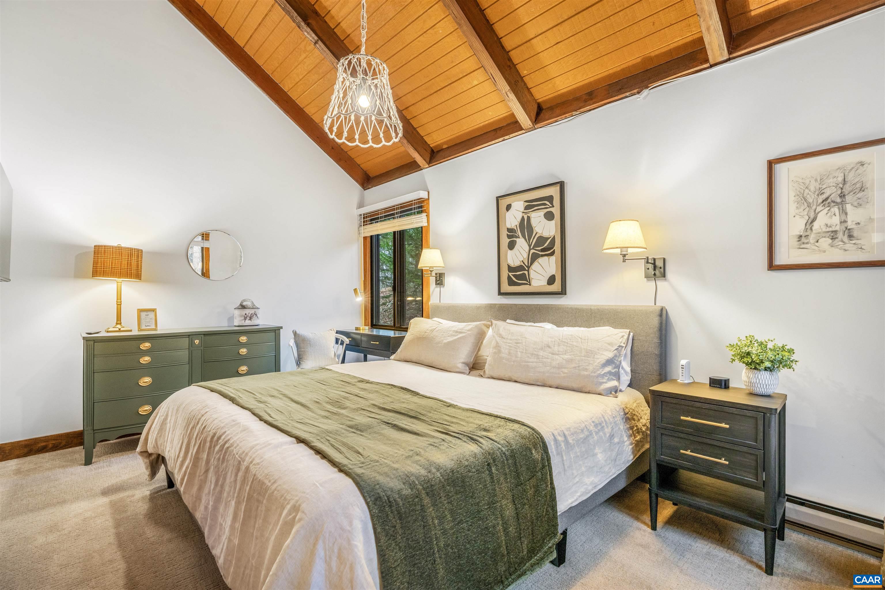 18 SQUIRREL TREE LN, WINTERGREEN RESORT, Virginia 22967, 3 Bedrooms Bedrooms, ,2 BathroomsBathrooms,Residential,18 SQUIRREL TREE LN,679019 MLS # 679019