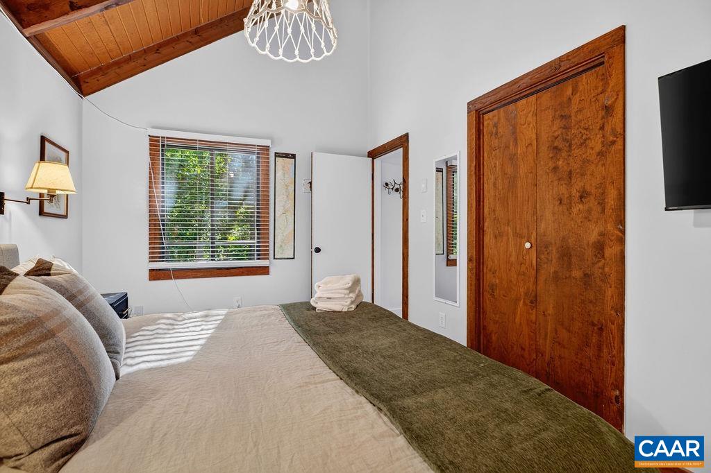 18 SQUIRREL TREE LN, WINTERGREEN RESORT, Virginia 22967, 3 Bedrooms Bedrooms, ,2 BathroomsBathrooms,Residential,18 SQUIRREL TREE LN,679019 MLS # 679019