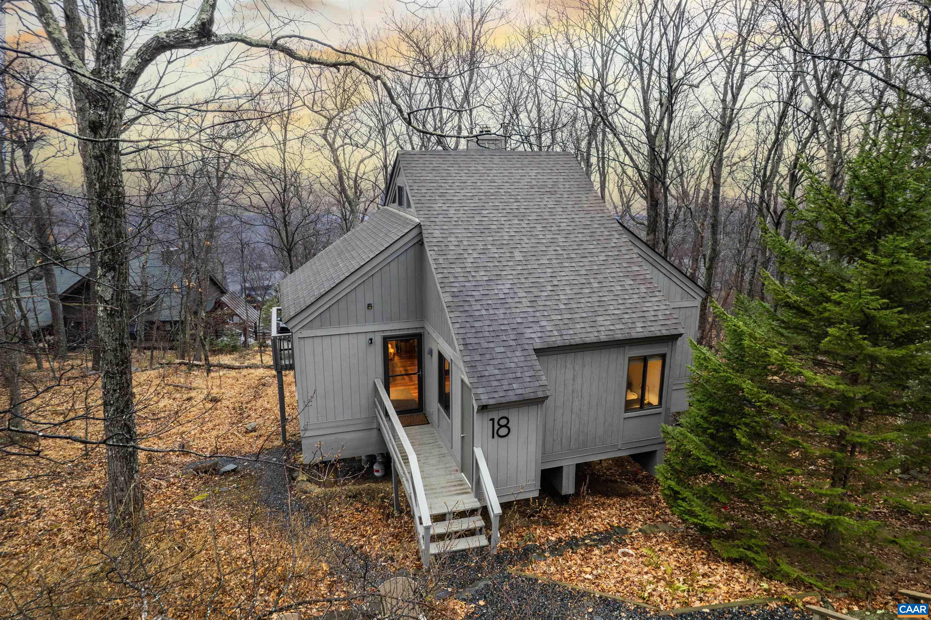18 SQUIRREL TREE LN, WINTERGREEN RESORT, Virginia 22967, 3 Bedrooms Bedrooms, ,2 BathroomsBathrooms,Residential,18 SQUIRREL TREE LN,679019 MLS # 679019