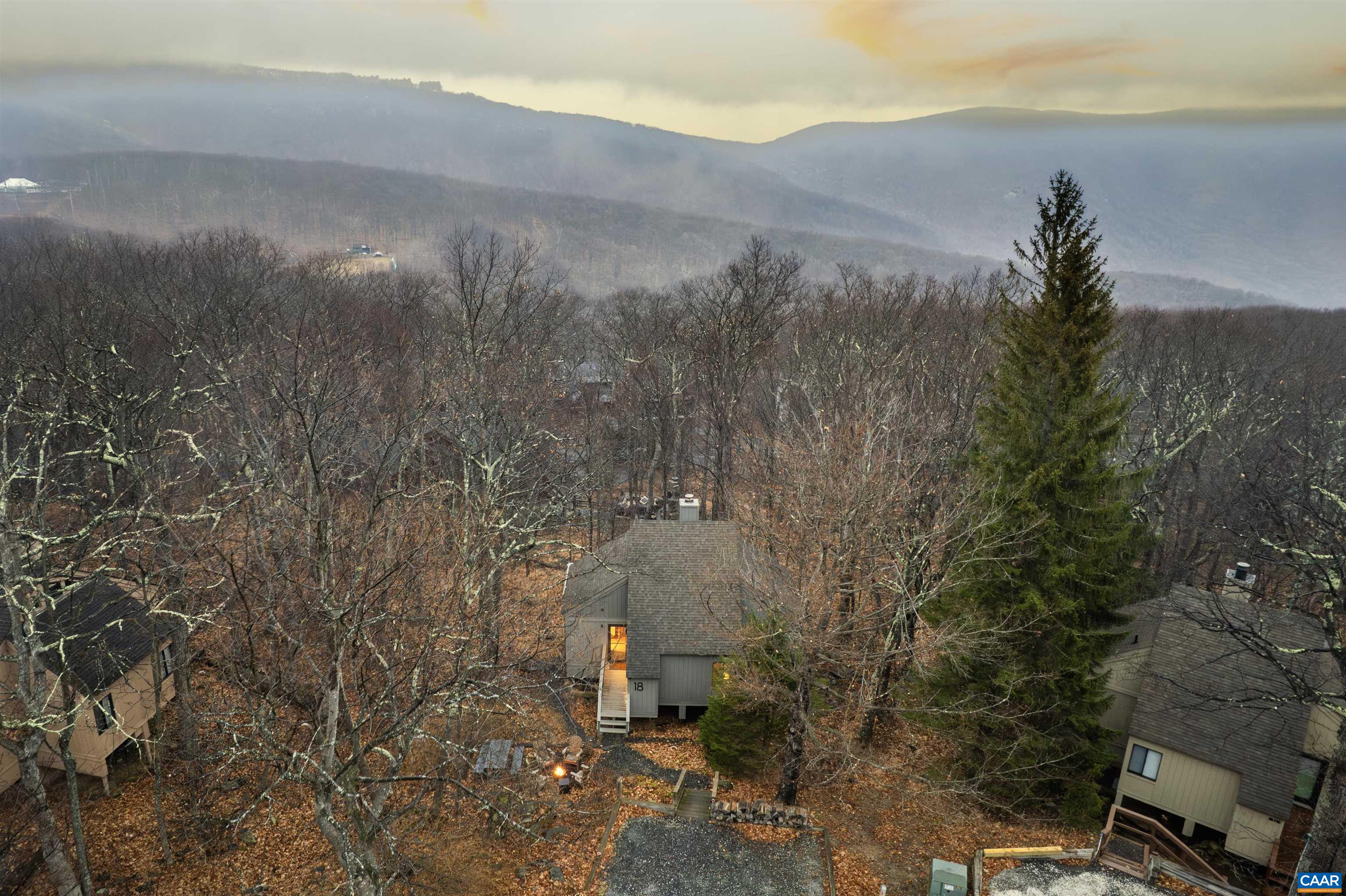 18 SQUIRREL TREE LN, WINTERGREEN RESORT, Virginia 22967, 3 Bedrooms Bedrooms, ,2 BathroomsBathrooms,Residential,18 SQUIRREL TREE LN,679019 MLS # 679019