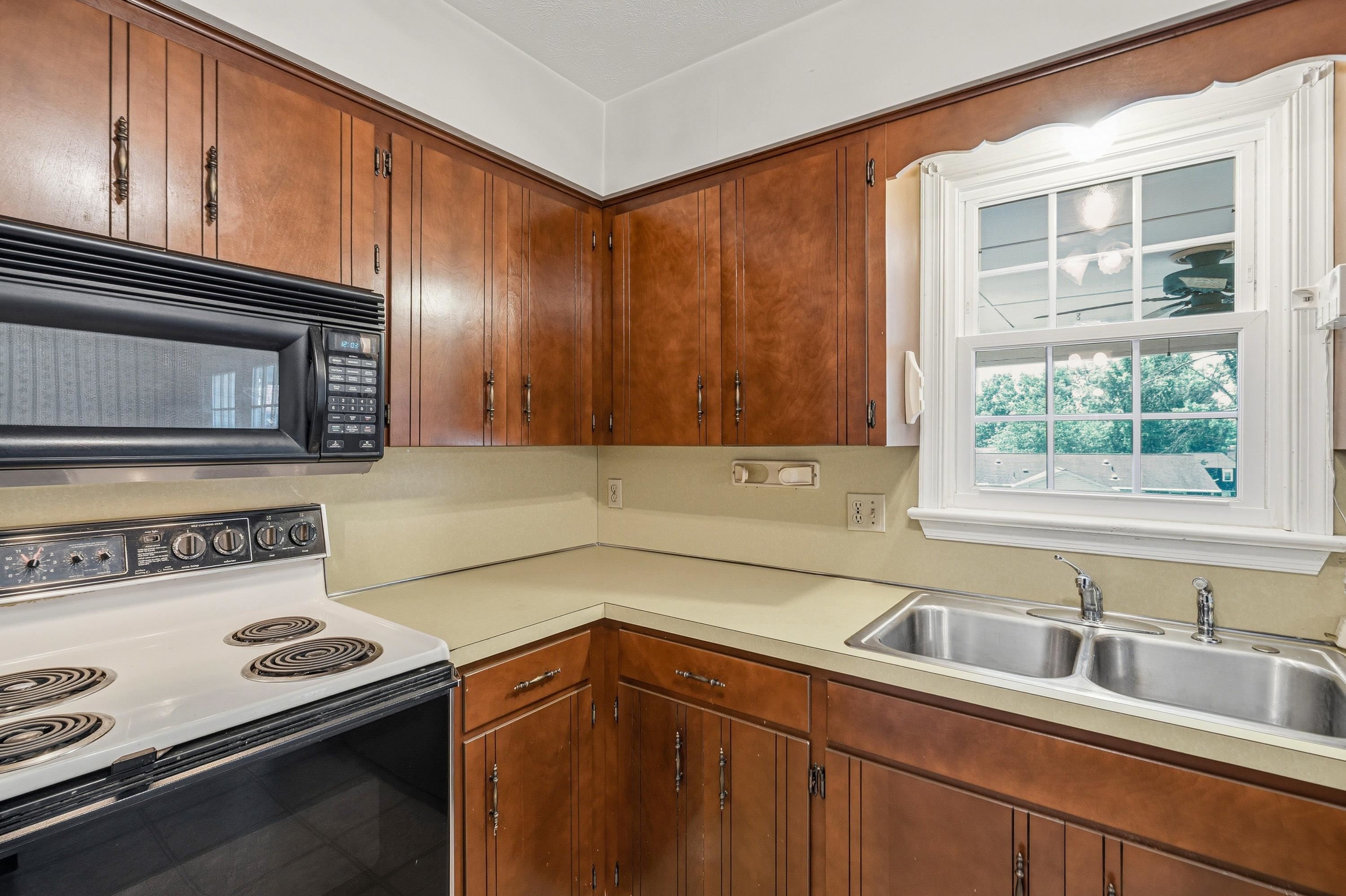 1055 MEADOWLARK DR, HARRISONBURG, Virginia 22802, 2 Bedrooms Bedrooms, ,1 BathroomBathrooms,Residential,1055 MEADOWLARK DR,679123 MLS # 679123 1055 MEADOWLARK DR, HARRISONBURG, Virginia 22802, 2 Bedrooms Bedrooms, ,1 BathroomBathrooms,Residential,1055 MEADOWLARK DR,679123 MLS # 679123