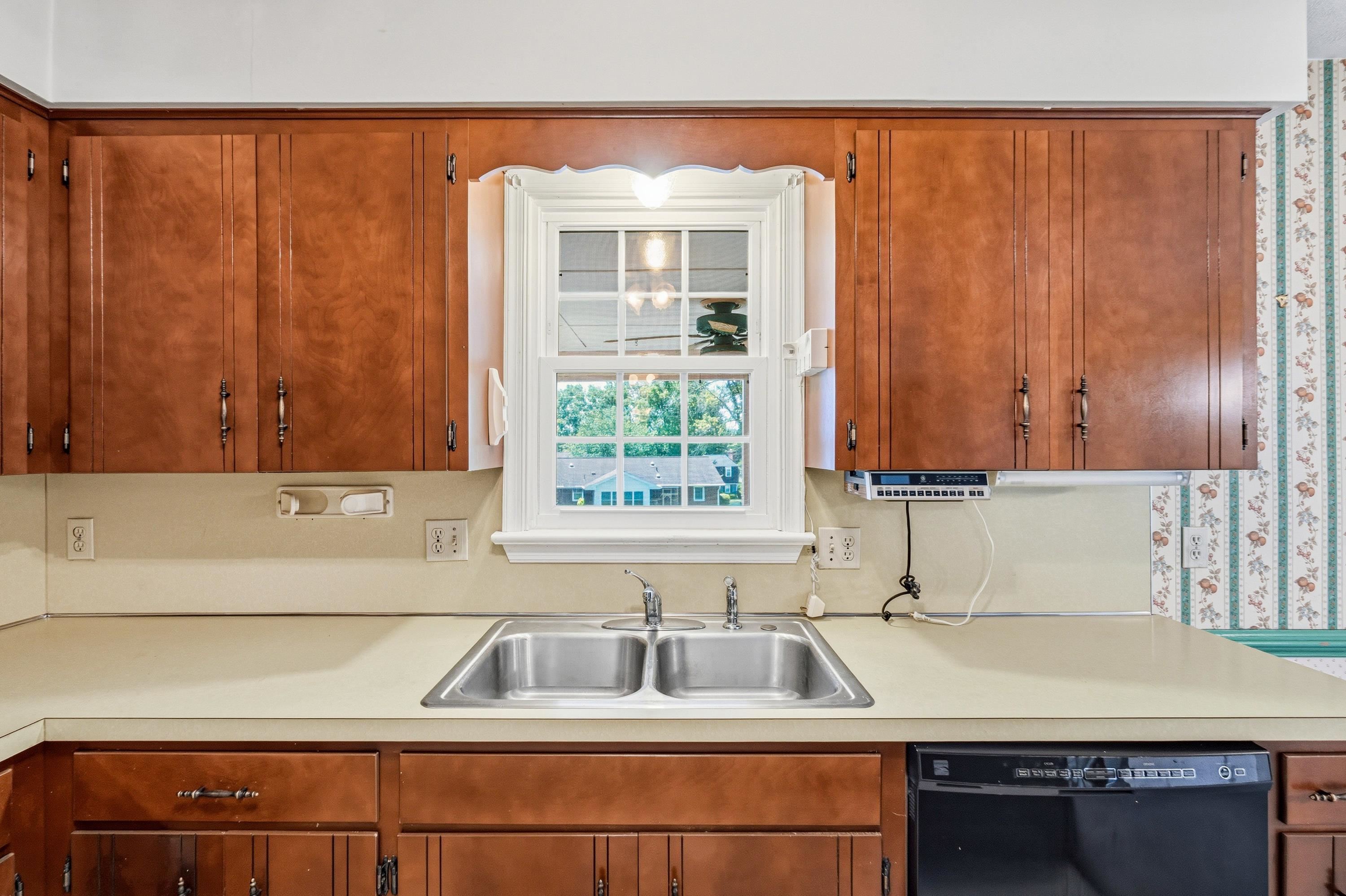 1055 MEADOWLARK DR, HARRISONBURG, Virginia 22802, 2 Bedrooms Bedrooms, ,1 BathroomBathrooms,Residential,1055 MEADOWLARK DR,679123 MLS # 679123 1055 MEADOWLARK DR, HARRISONBURG, Virginia 22802, 2 Bedrooms Bedrooms, ,1 BathroomBathrooms,Residential,1055 MEADOWLARK DR,679123 MLS # 679123