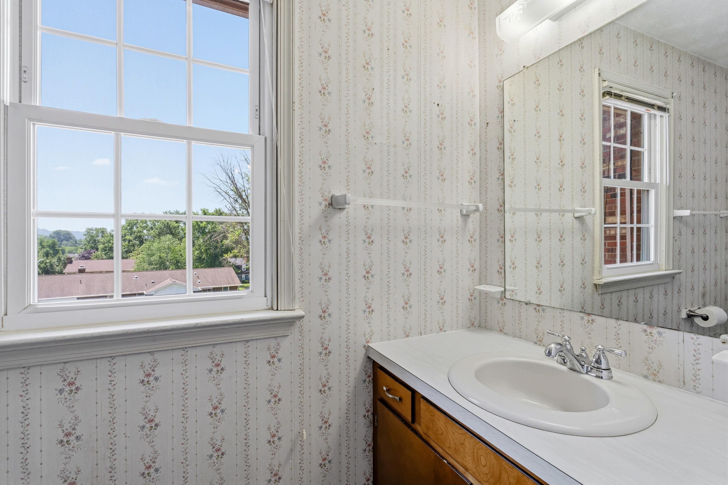 1055 MEADOWLARK DR, HARRISONBURG, Virginia 22802, 2 Bedrooms Bedrooms, ,1 BathroomBathrooms,Residential,1055 MEADOWLARK DR,679123 MLS # 679123 1055 MEADOWLARK DR, HARRISONBURG, Virginia 22802, 2 Bedrooms Bedrooms, ,1 BathroomBathrooms,Residential,1055 MEADOWLARK DR,679123 MLS # 679123
