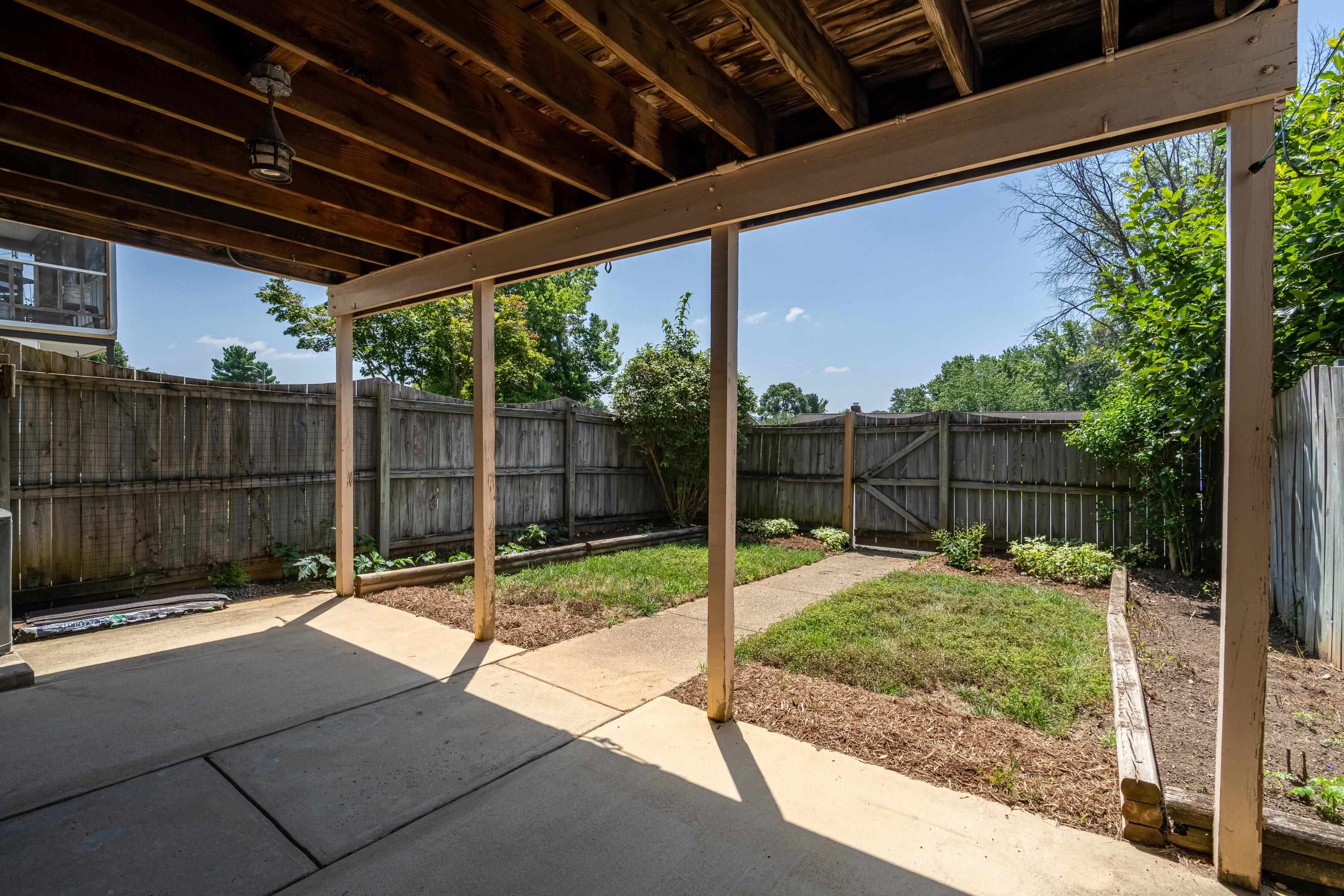 1055 MEADOWLARK DR, HARRISONBURG, Virginia 22802, 2 Bedrooms Bedrooms, ,1 BathroomBathrooms,Residential,1055 MEADOWLARK DR,679123 MLS # 679123 1055 MEADOWLARK DR, HARRISONBURG, Virginia 22802, 2 Bedrooms Bedrooms, ,1 BathroomBathrooms,Residential,1055 MEADOWLARK DR,679123 MLS # 679123