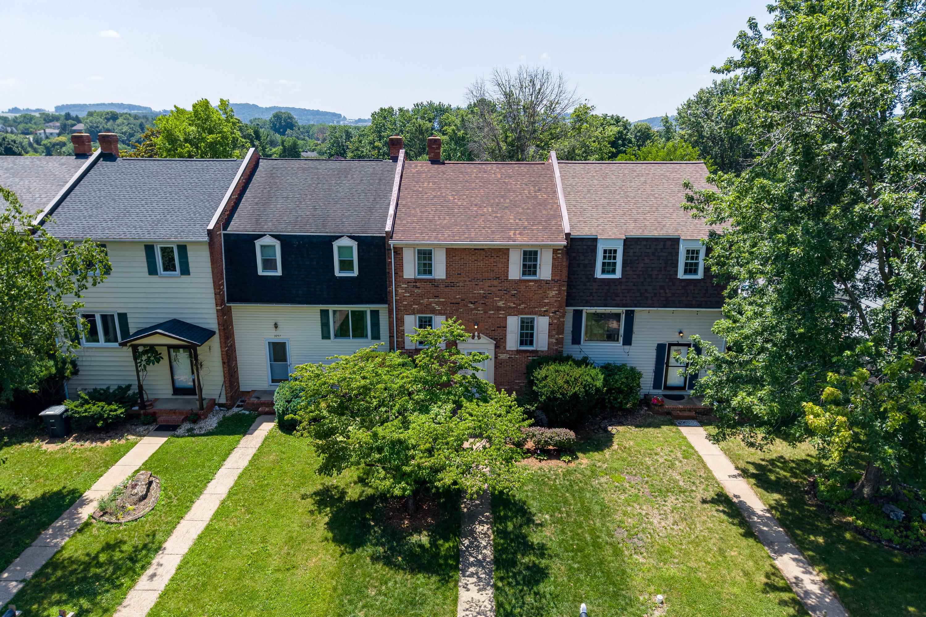 1055 MEADOWLARK DR, HARRISONBURG, Virginia 22802, 2 Bedrooms Bedrooms, ,1 BathroomBathrooms,Residential,1055 MEADOWLARK DR,679123 MLS # 679123 1055 MEADOWLARK DR, HARRISONBURG, Virginia 22802, 2 Bedrooms Bedrooms, ,1 BathroomBathrooms,Residential,1055 MEADOWLARK DR,679123 MLS # 679123