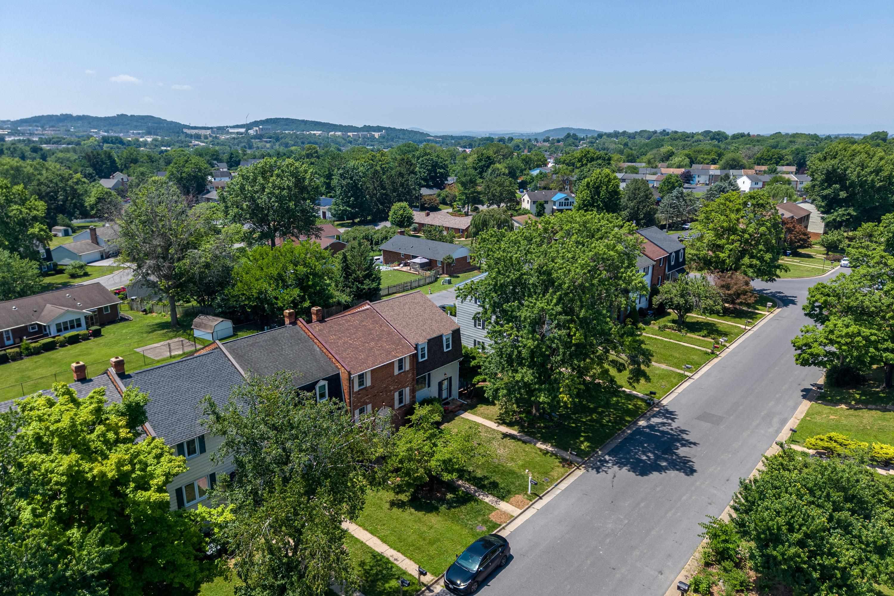 1055 MEADOWLARK DR, HARRISONBURG, Virginia 22802, 2 Bedrooms Bedrooms, ,1 BathroomBathrooms,Residential,1055 MEADOWLARK DR,679123 MLS # 679123 1055 MEADOWLARK DR, HARRISONBURG, Virginia 22802, 2 Bedrooms Bedrooms, ,1 BathroomBathrooms,Residential,1055 MEADOWLARK DR,679123 MLS # 679123
