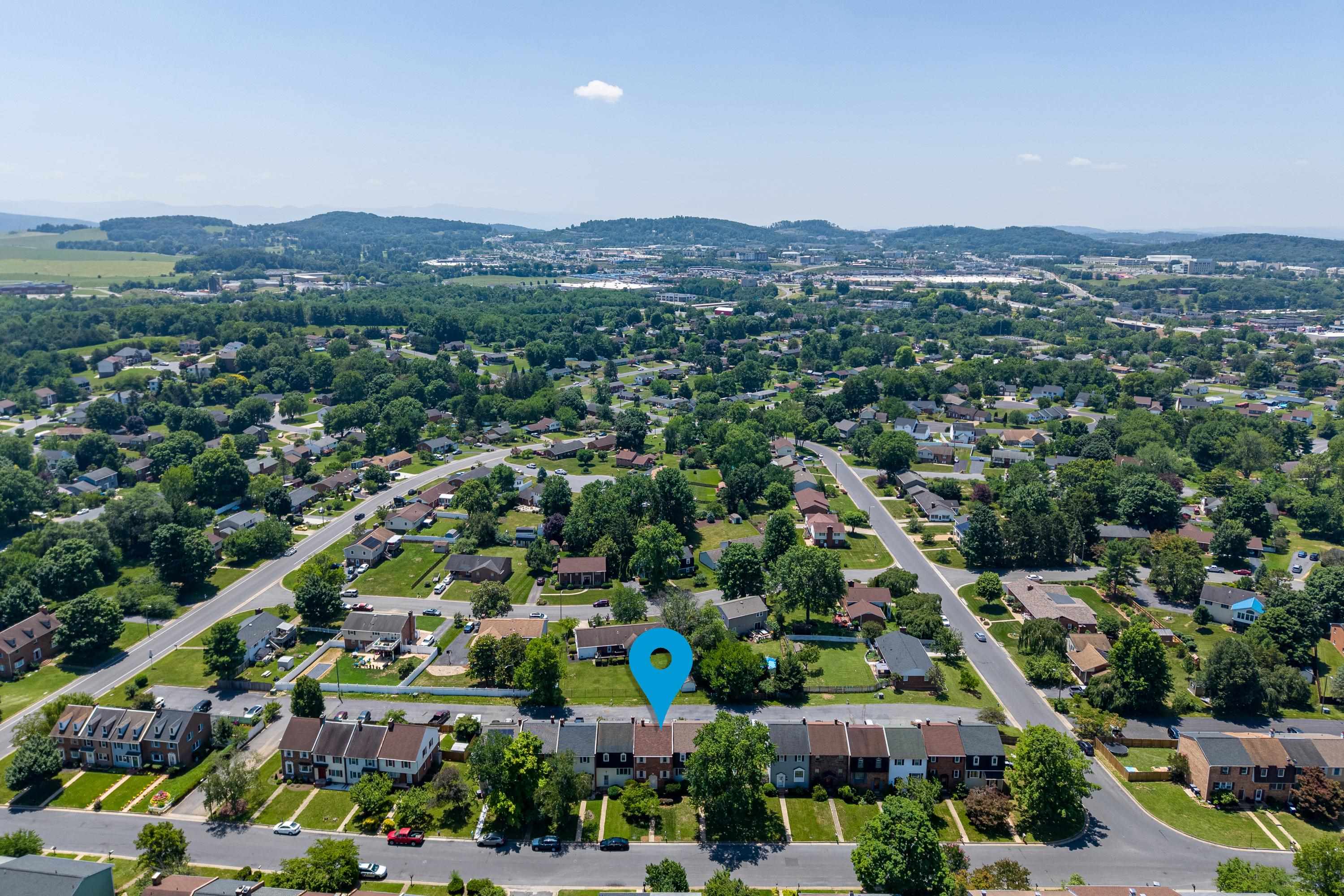 1055 MEADOWLARK DR, HARRISONBURG, Virginia 22802, 2 Bedrooms Bedrooms, ,1 BathroomBathrooms,Residential,1055 MEADOWLARK DR,679123 MLS # 679123 1055 MEADOWLARK DR, HARRISONBURG, Virginia 22802, 2 Bedrooms Bedrooms, ,1 BathroomBathrooms,Residential,1055 MEADOWLARK DR,679123 MLS # 679123