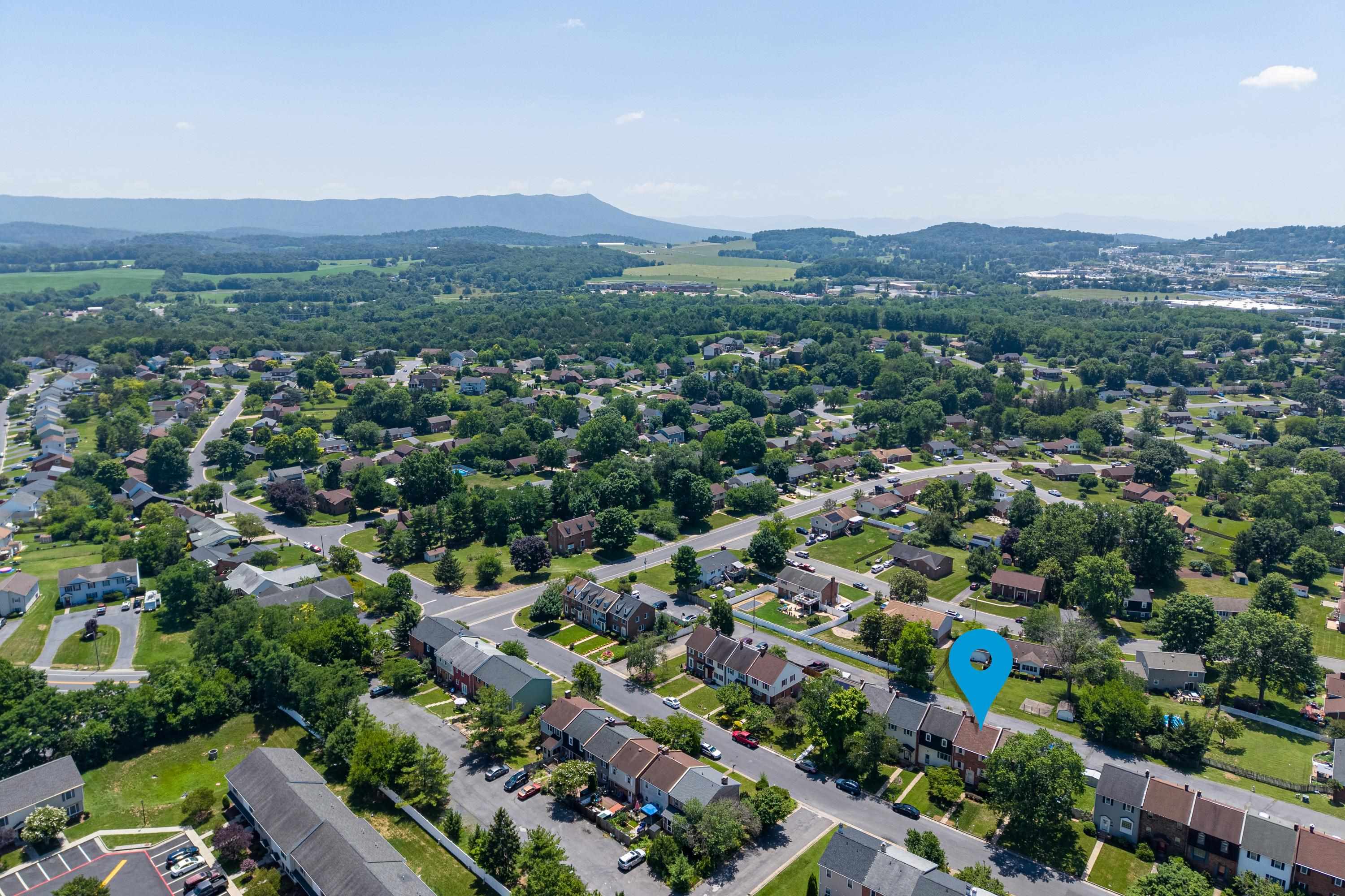 1055 MEADOWLARK DR, HARRISONBURG, Virginia 22802, 2 Bedrooms Bedrooms, ,1 BathroomBathrooms,Residential,1055 MEADOWLARK DR,679123 MLS # 679123 1055 MEADOWLARK DR, HARRISONBURG, Virginia 22802, 2 Bedrooms Bedrooms, ,1 BathroomBathrooms,Residential,1055 MEADOWLARK DR,679123 MLS # 679123